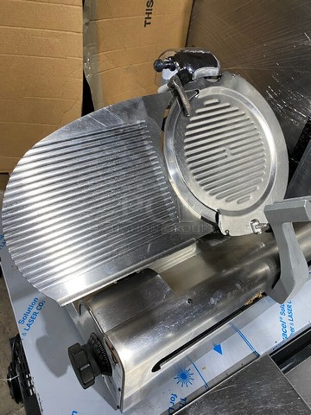 Globe Commercial Countertop Deli/ Meat Slicer! All Stainless Steel! Model: 3600P SN: 3606839 115V 60HZ 1 Phase - Image 7 of 9
