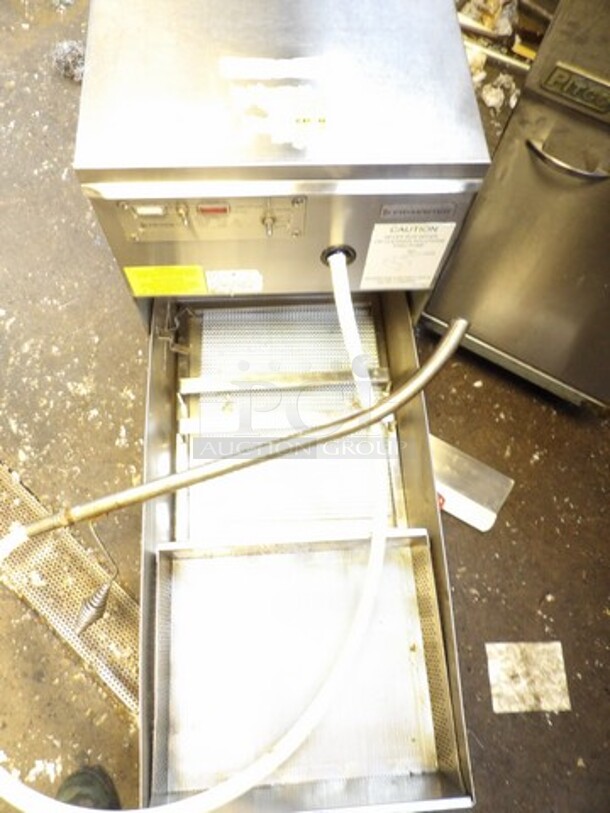 Frymaster Low Profile Portable Filter Stainless Steel 
14"x36"x24"
TESTED AND WORKING - Image 2 of 6