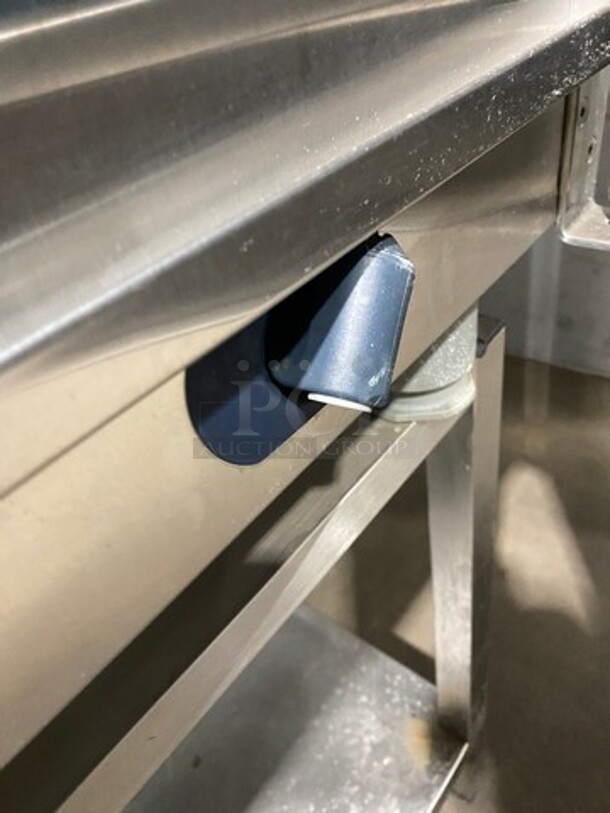 BEAUTIFUL! Rational Commercial Natural Gas Powered Combi Convection Oven! With View Through Door! With Digital Touch Controls! With Open Storage Space Underneath! All Stainless Steel! On Legs! Model: CPC102G SN: G12CB00011020524 - Image 8 of 10