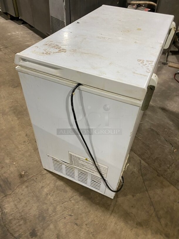 GREAT! Haier Commercial Reach Down Chest Freezer! Model HF71CL53NW Serial B300G04! 115V! WORKING WHEN REMOVED! - Image 3 of 7
