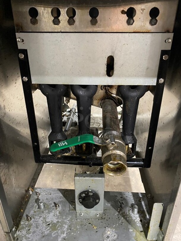 Asber Commercial Natural Gas Powered Deep Fat Fryer! With Backsplash! All Stainless Steel! On Casters! - Image 6 of 8
