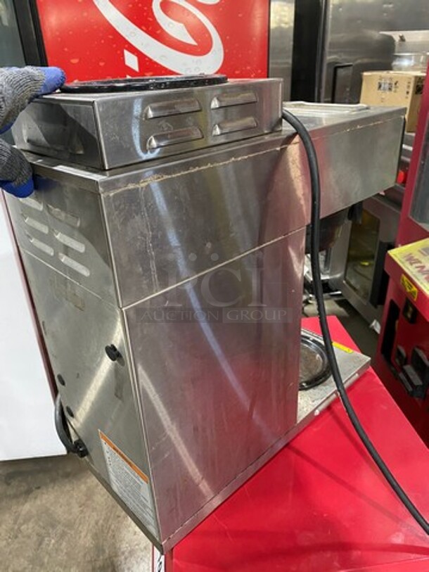 Bunn Commercial Countertop Coffee Maker! With 2 Coffee Pot Warmers! All Stainless Steel! Model: VP172 SN: VP17079260 120V 60HZ 1 Phase - Image 4 of 8