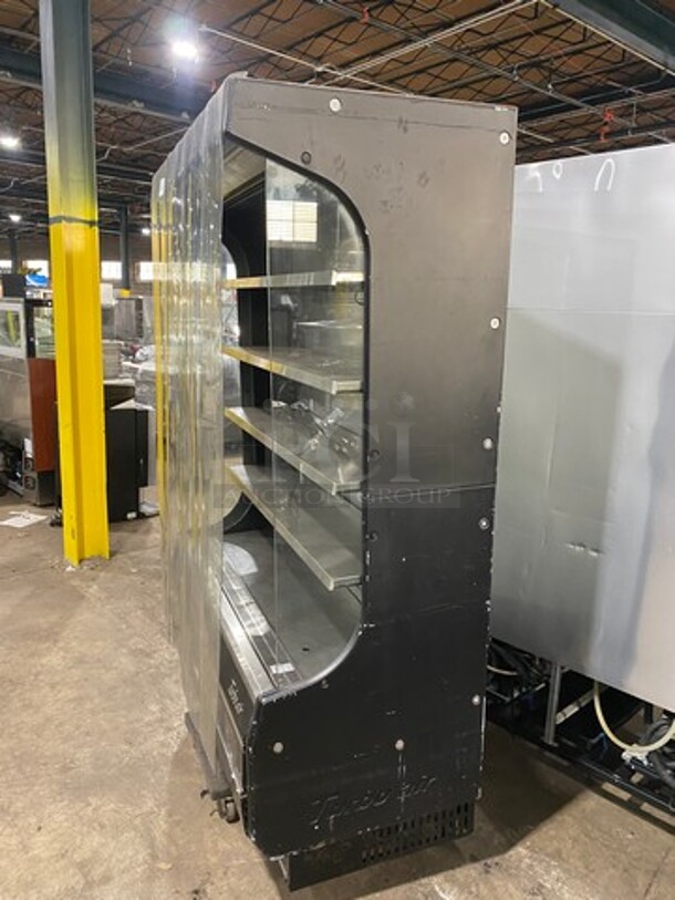 Turbo Air Commercial Refrigerated Open Grab-N-Go Case Merchandiser! With View Through Sides! With Front Cover! All Stainless Steel! Model: TOM50B SN: TOM5017X029 120V 60HZ 1 Phase - Image 3 of 7