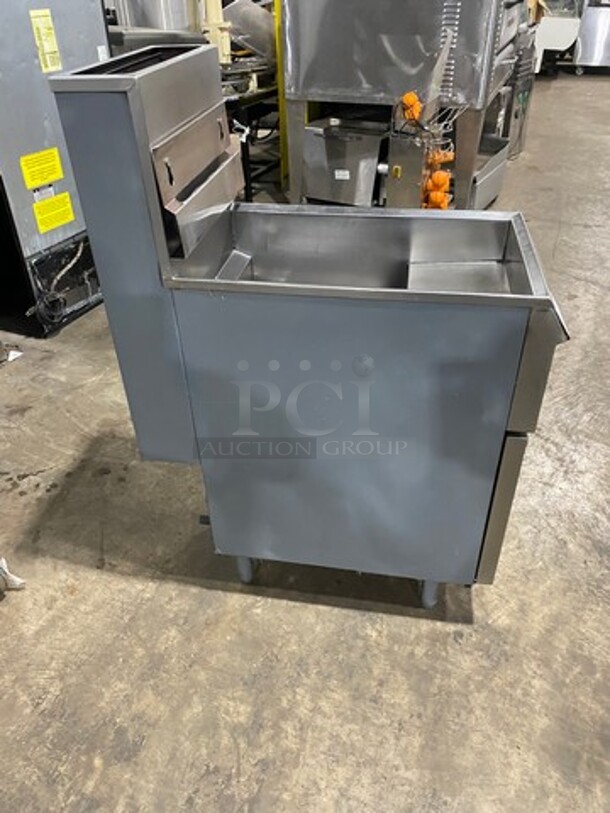 Pitco Frialator Commercial Natural Gas Powered Deep Fat Fryer! All Stainless Steel! On Legs! SN: G91MB19642 - Image 2 of 8