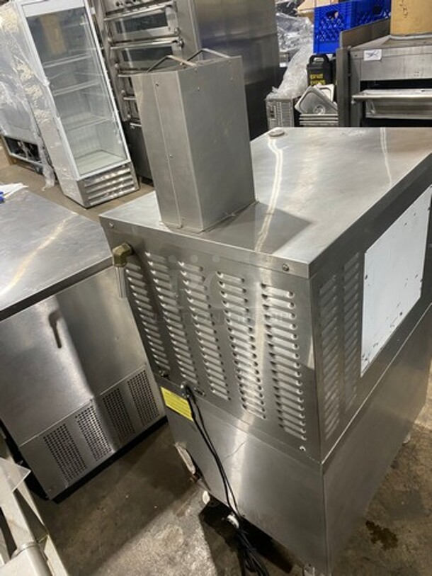 Market Forge Commercial Natural Gas Powered Single Cabinet Steamer! All Stainless Steel! On Legs! Model: ETP5G SN: 7623611CC5517 - Image 4 of 11