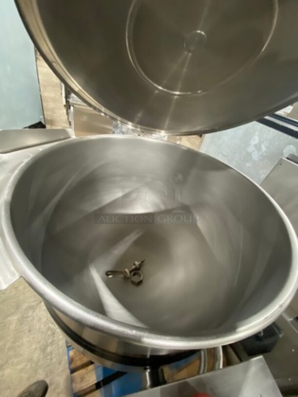 NICE! 2012 Cleveland Commercial 100 Gallon Tilting Soup Kettle! All Stainless Steel! Model: KDL100T SN: 120323052568 - Image 5 of 9