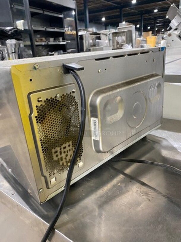 LATE MODEL! 2020 Templeton Commercial Countertop Microwave Oven! All Stainless Steel! Model: AFAGMW002 SN: 5S200400213 120V - Image 4 of 8