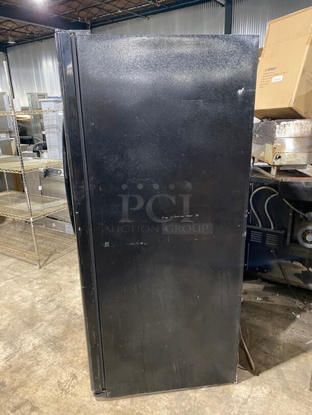 General Electric 2 Door Cooler & Freezer Combo! With Racks! With Water & Ice Dispenser! Model GSHF6HGDBCBB Serial 408999! 110/127V!  - Image 3 of 10