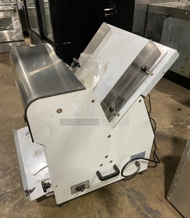 Two Thousand Commercial Countertop Bread Loaf Slicer! Model: TTD7B 110V 60HZ 1 Phase - Image 2 of 9