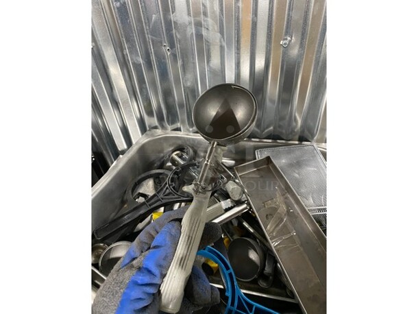 ALL ONE MONEY! Assorted Kitchen Utensils! Ladles, Spoons, & Scoops! - Image 3 of 8