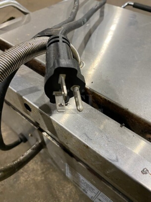 LATE MODEL! 2018 Eurodib Commercial Countertop Electric Powered Panini/Sandwich Press! With Ribbed Press! All Stainless Steel! Model: SFE02345120 SN: 2018061035 120V - Image 8 of 8