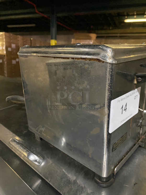 Toastmaster Countertop 4 Slice Toaster! - Image 2 of 8