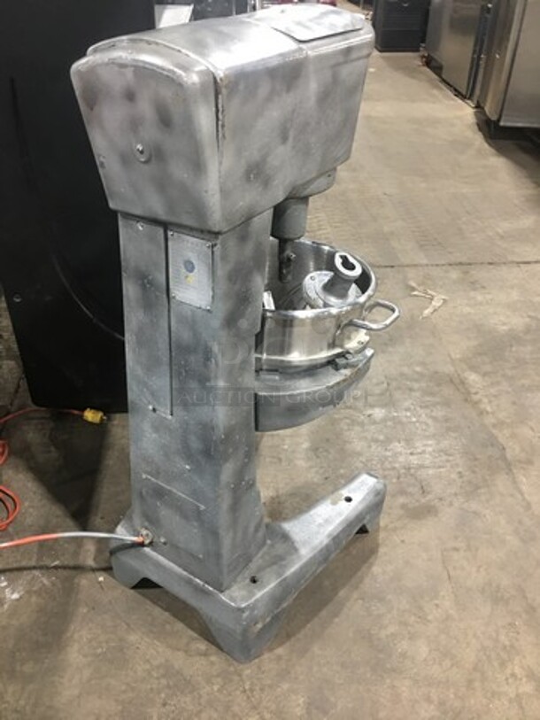 Hobart Commercial Floor Style 30QT Planetary Mixer! With Whisk And Paddle Attachments! With Bowl! Stainless Steel! WORKING WHEN REMOVED! Model: D300T SN: 151522 115V 60HZ 1 Phase - Image 3 of 10