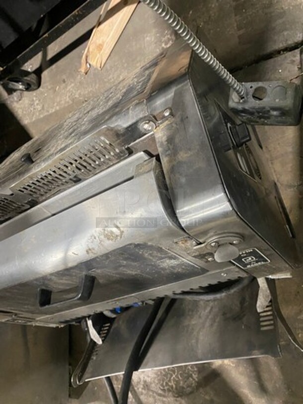 Antunes Commercial Countertop Universal Toaster! All Stainless Steel! Model: UTX200L 208V - Image 3 of 8