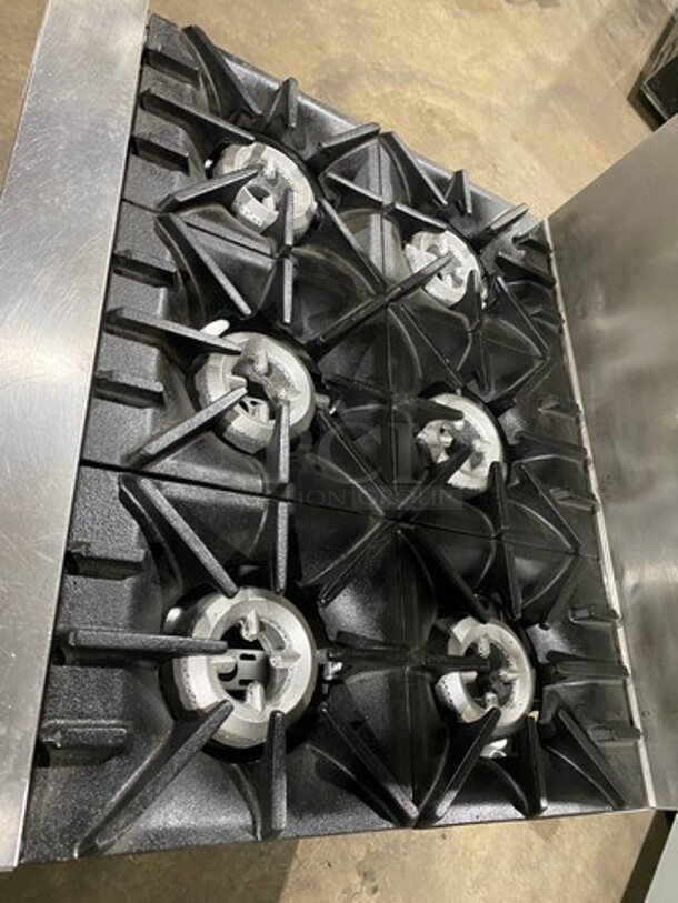 Sunfire Commercial Natural Gas Powered 6 Burner Stove! With Raised Back Splash And Salamander Shelf! With Oven Underneath! All Stainless Steel! On Casters! - Image 5 of 10