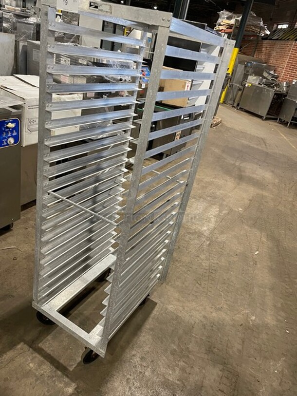 Metro Commercial 20 Pan End Load Transport Rack! On Casters! Model: RD3N!  - Image 2 of 7