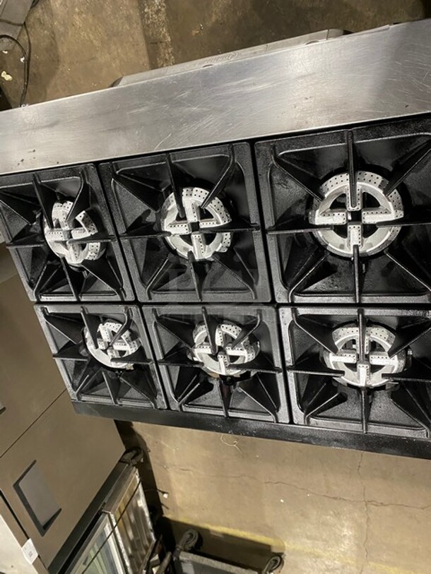 Qualite 6 Burner Natural Gas Powered Range! With Full Size Oven Underneath! All Stainless Steel! On Casters! - Image 5 of 9