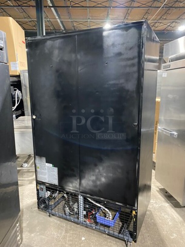L & J Commercial 2 Door Reach In Cooler Merchandiser! With View Through Doors! Poly Coated Racks! Model: JDM40SD 115V 60HZ 1 Phase - Image 4 of 9