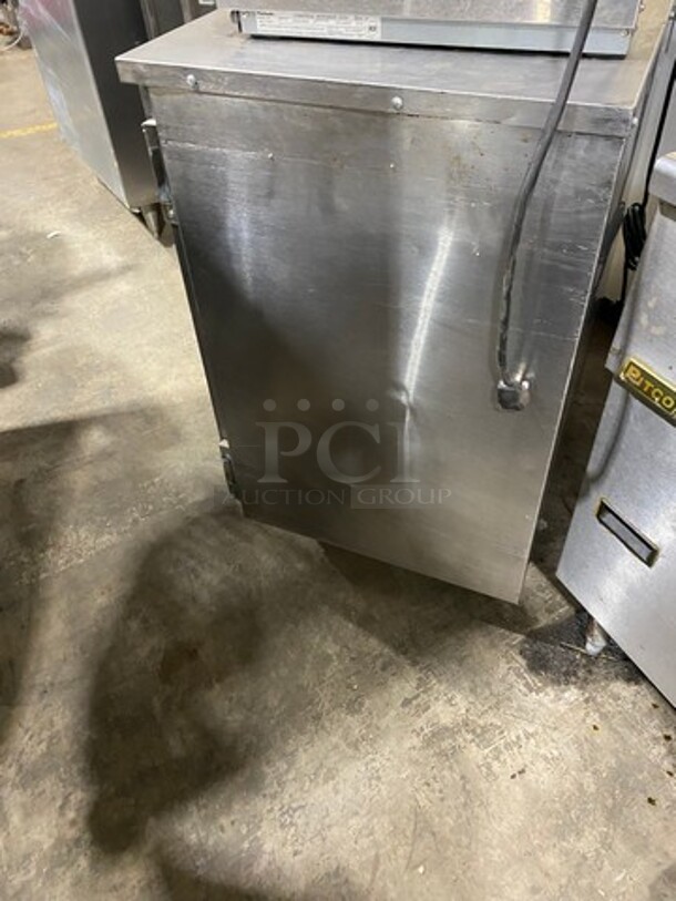FWE Commercial Countertop Food Warming/Holding Cabinet! All Stainless Steel! On Casters! Model: HLCSL18268CH SN: 092440201 - Image 2 of 9