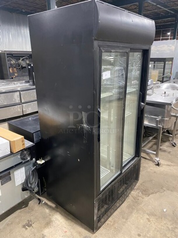 True Commercial 2 Sliding Door Reach In Refrigerator Merchandiser! With View Through Doors! With Poly Coated Racks! Model: GDM33 SN: 13089041 115V 60HZ 1 Phase - Image 2 of 8