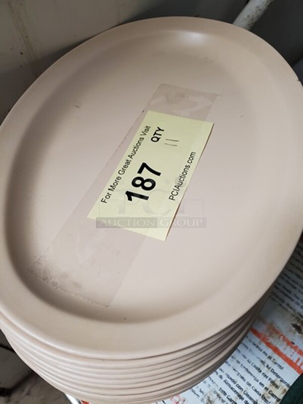 Oval Plastic Plate  - Image 2 of 2