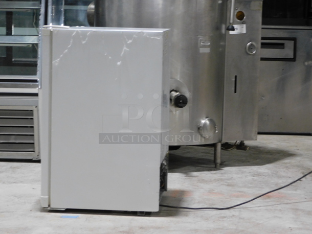 2.8 cu. ft. Upright Freezer with 3 Fixed Metal Shelves, Full Range Temperature Control, Reversible Door, Integrated Handle and ADA Compliant ..... Tested and Working
 - Image 5 of 6