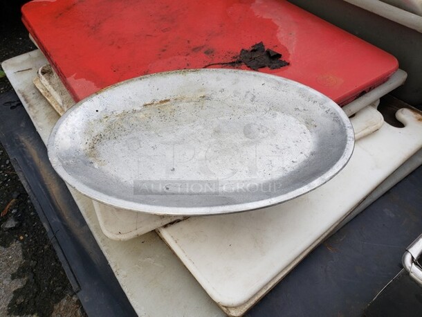 Lot of Round Pewter/Aluminum Sizzling Steak/Salad Plates by Melco, Service Ideas round thermo plates, and Oval shaped thermo plates! - Image 4 of 4