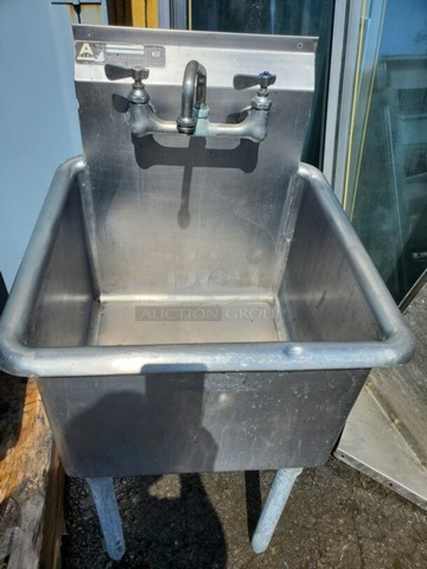Stainless Steel Free Standing Single Compartment Sink! - Image 1 of 3