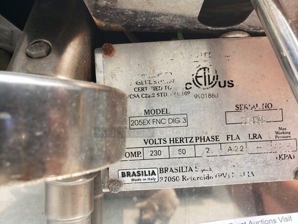 Brasilia Espresso Machine!

230 V
60 Hz
2 PH - Image 2 of 5