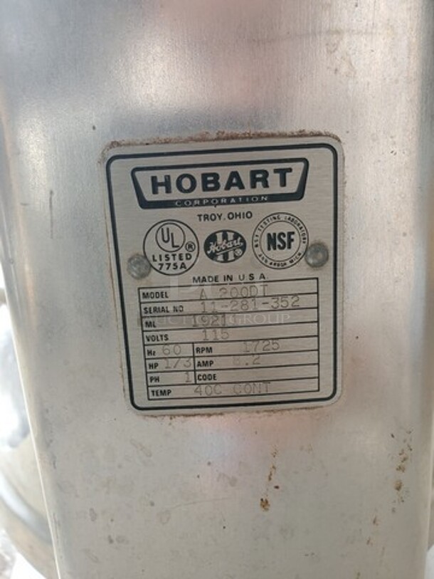 Hobart A-200DT 20Qt Mixer 115V Includes a bowl, Hook, wire whip & a flat beater, Very nice condition!  - Image 4 of 4