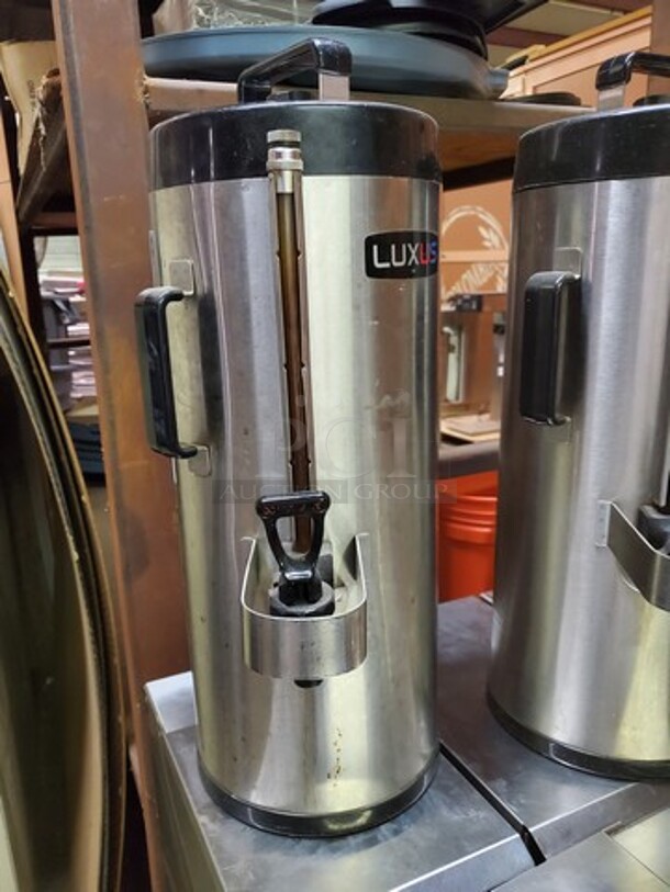 Fetco Luxus Stainless Steel 1.5 Gallon Coffee Dispenser BIDX3 - Image 1 of 2