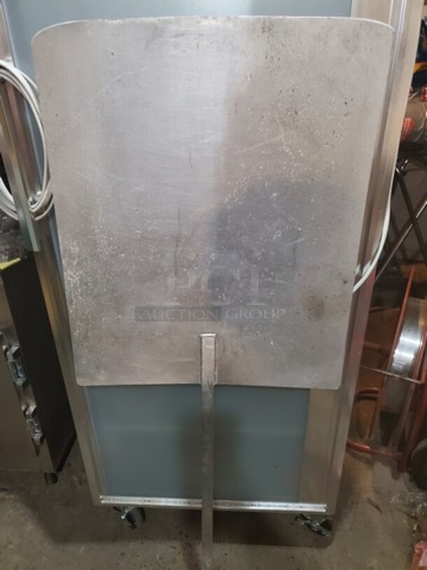 Aluminum 22" x 26" Pizza Peel with 28" Handle  - Image 3 of 4