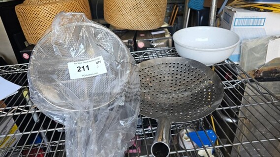 Lot of 2 Skimmers