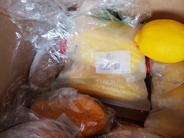 One lot of Plastic Fruit Decorations - Image 4 of 10