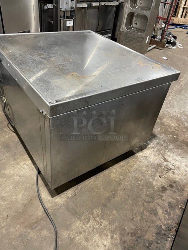 Nice! Beverage Air Commercial Refrigerated 2 Drawer Chef Base! All Stainless Steel! On Casters! 115V 1 Phase! Model: WTRCS36-1-003 SN: 12304156! - Image 4 of 10
