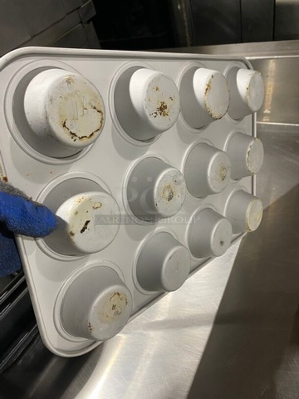 MISCELLANEOUS! Metal Cupcake/Muffin Baking Pan! And Baking/ Roasting Pan! 2x Your Bid! - Image 3 of 6