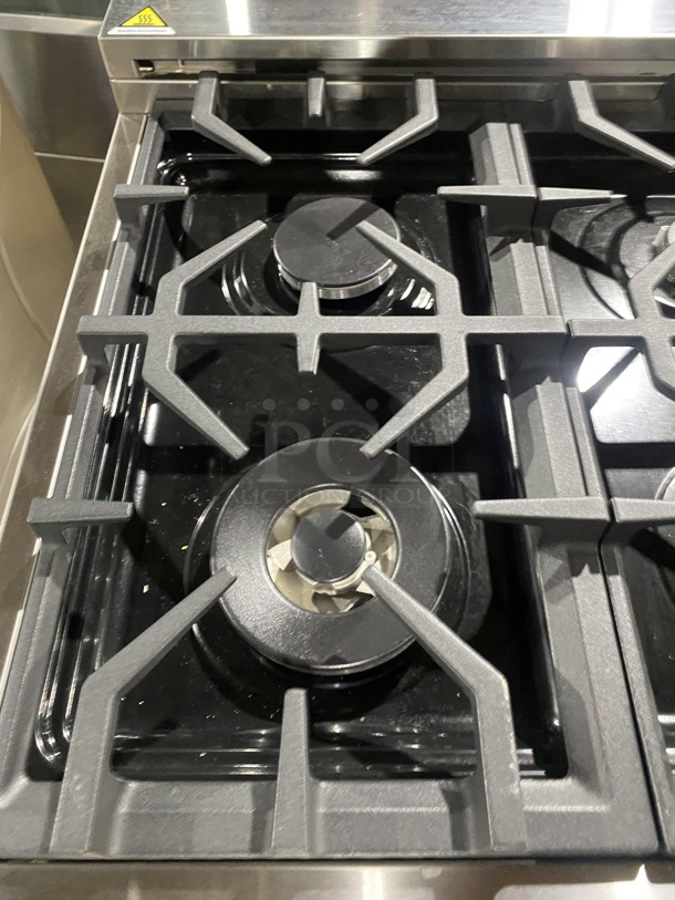 2019 AMAZING! ZLINE Gas Powered 6 Burner Stove! With Oven Underneath! Stainless Steel! On Legs! MODEL RG36 SN:RG36GE21060120-02 120V/60Hz - Image 6 of 11