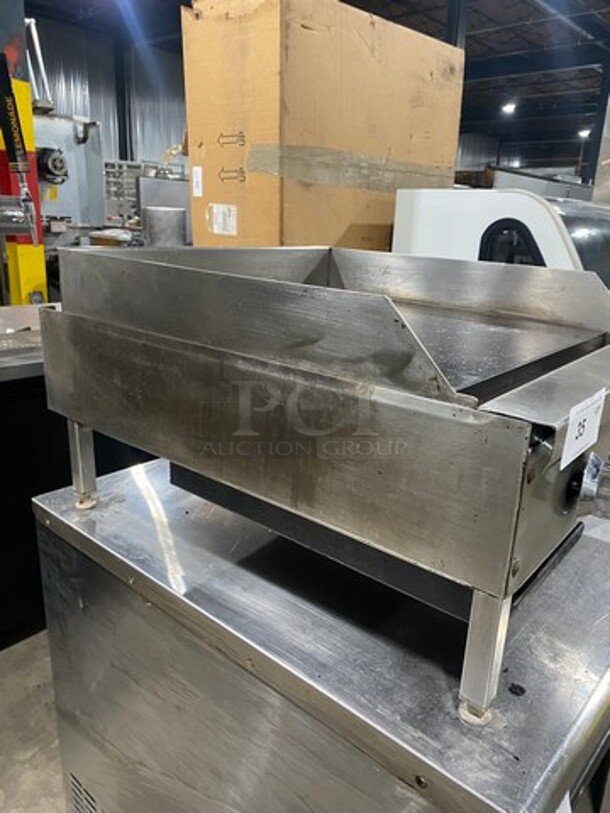 Jade Range Commercial Countertop Natural Gas Powered Flat Top Griddle! With Back And Side Splashes! All Stainless Steel! On Small Legs! - Image 2 of 8