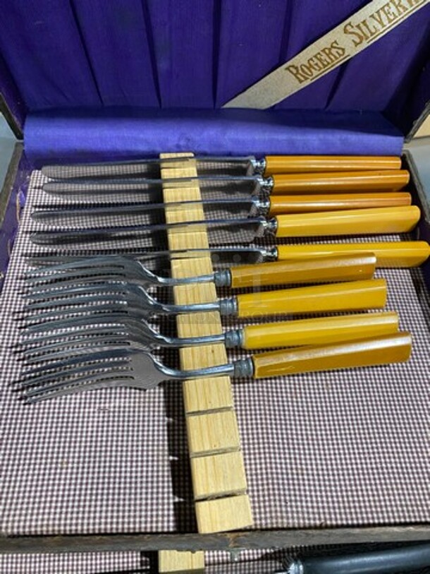 Rogers Silverware Wooden Box Utensil Holder! With Forks And Knives! - Image 5 of 11