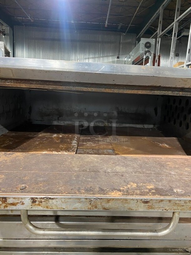AMAZING! Bakers Pride Commercial Natural Gas Powered Double Deck Pizza/Baking Oven! With Stones! All Stainless Steel! Model D125 Serial C459! On Legs! 2x Your Bid Makes One Unit! SOME STONES MAY HAVE CRACKS! - Image 6 of 12