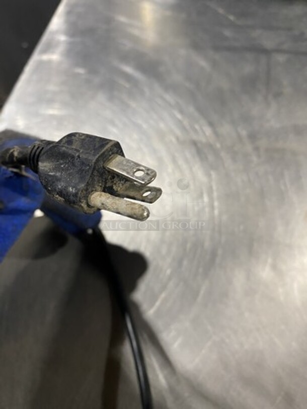 Vollrath Counter Top Electric Powered Single Bay Food Warmer! 115V 1 Phase! Model 1001! 120V 1 Phase! - Image 7 of 7