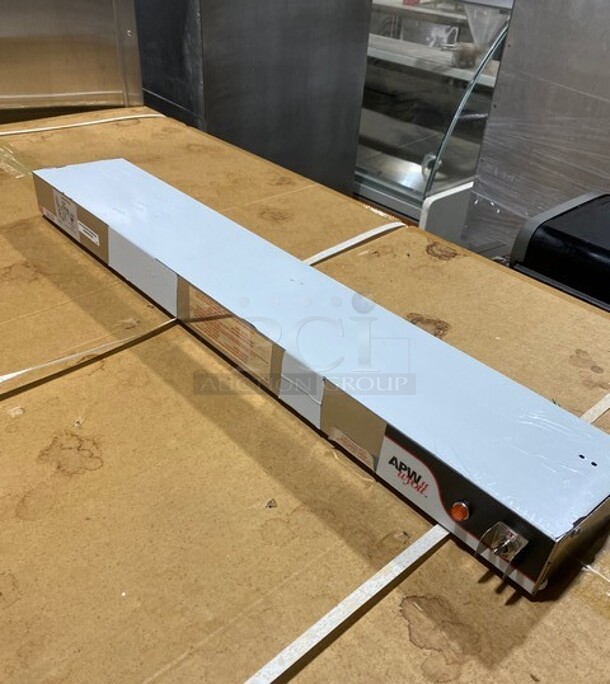 NEW IN BOX! APW Wyott Strip Food Warmer With Toggle Controls! MODEL FD36H SN: 8016422030022 208v 1ph! Working!  - Image 2 of 8