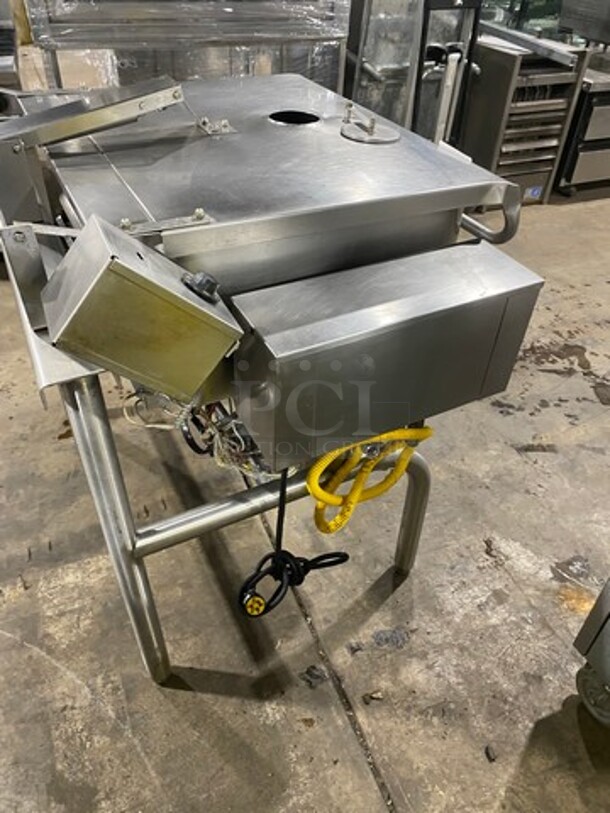 Groen Commercial Natural Gas Powered Skillet/Braising Pan! All Stainless Steel! On Legs! - Image 4 of 8