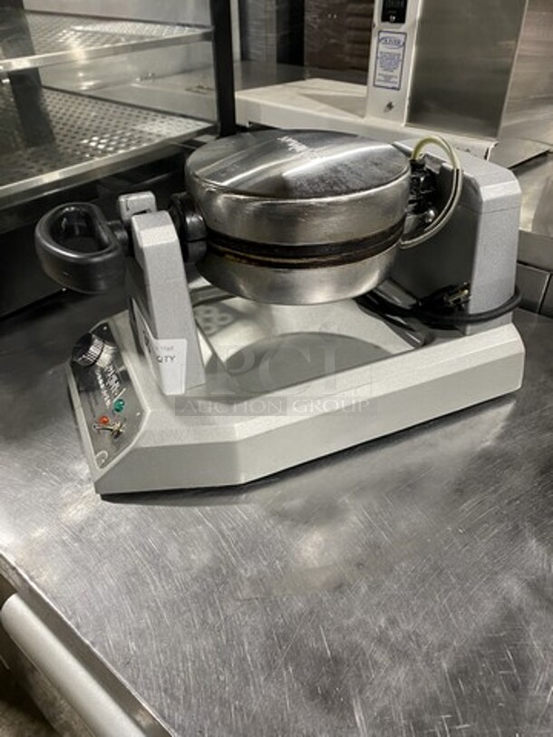Waring Professional Commercial Waffle Maker! 115V 1 Phase!  - Image 2 of 8