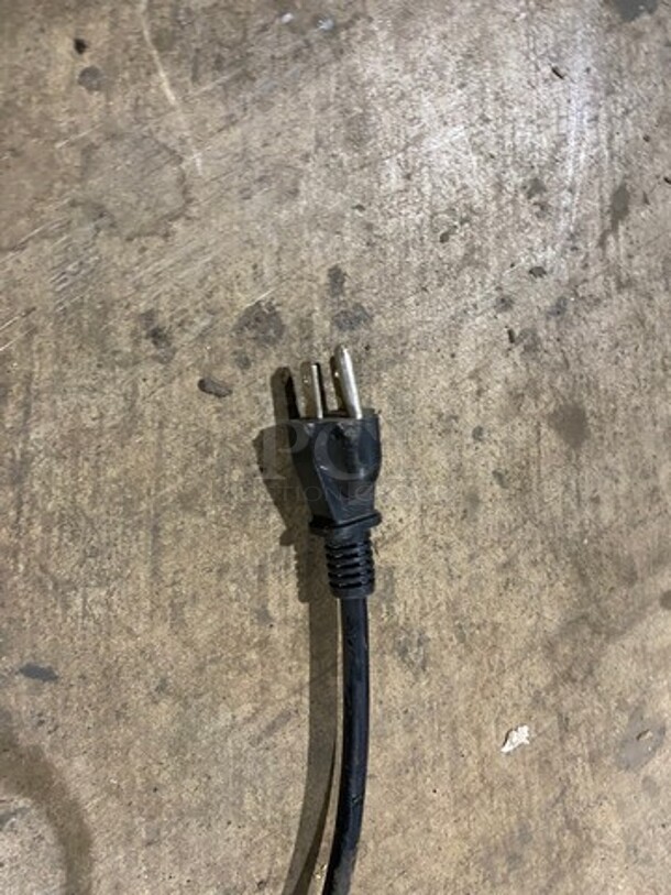 Dukers Commercial Single Door Refrigerated Lowboy/ Worktop Freezer! With Poly Coated Rack! Solid Stainless Steel! On Casters! Model: DUC29F 115V 60HZ 1 Phase - Image 7 of 7