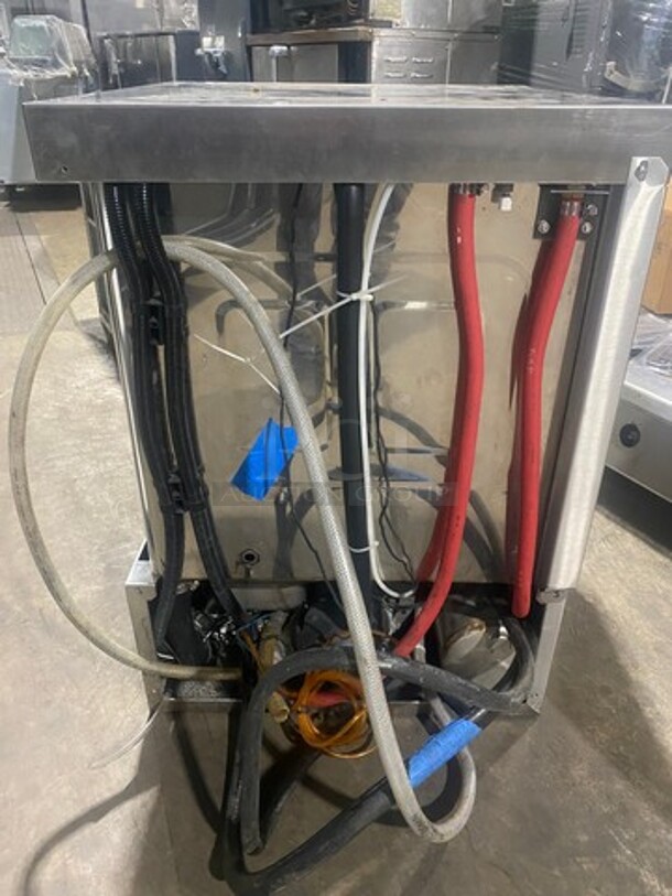 Champion Commercial Under The Counter Dishwasher! All Stainless Steel! Model: UH170B70 SN: W111128526 120/208/230V 60HZ 1 Phase - Image 3 of 9