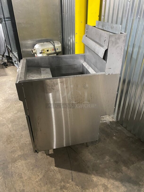 Cecilware Pro Commercial Natural Gas Powered Floor Style Deep Fat Fryer! With Backsplash! All Stainless Steel! On Legs!  - Image 3 of 7