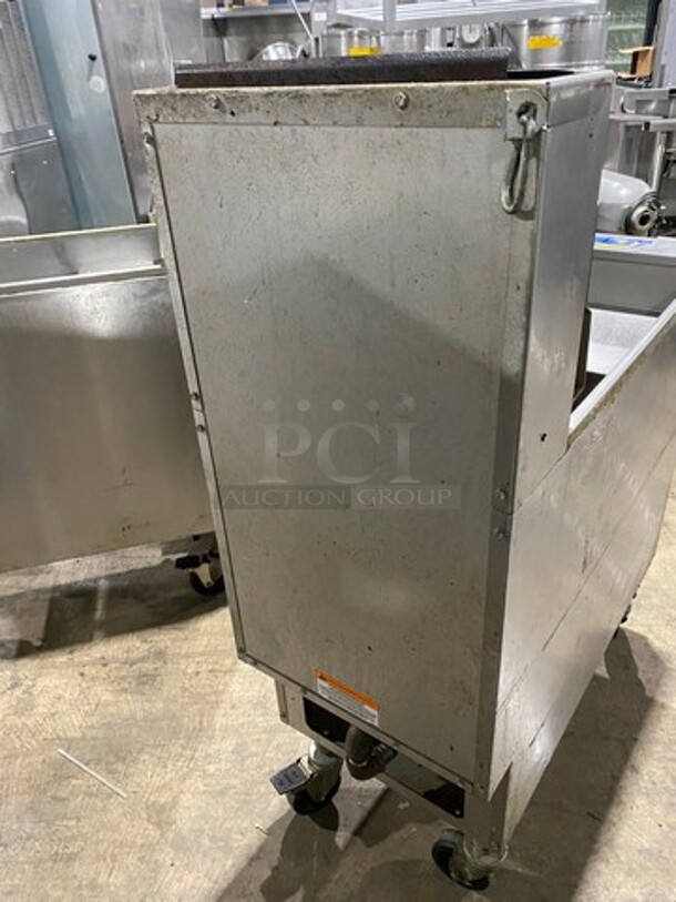 Pitco Commercial Natural Gas Powered Deep Fat Fryer! All Stainless Steel! On Casters! Model: SG14 SN: G19JE060752 - Image 3 of 8