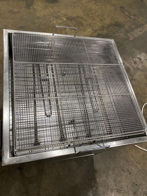 AMAZING FIND! Commercial Electric Powered Open Fryer! All Stainless Steel! On Legs! - Image 5 of 9