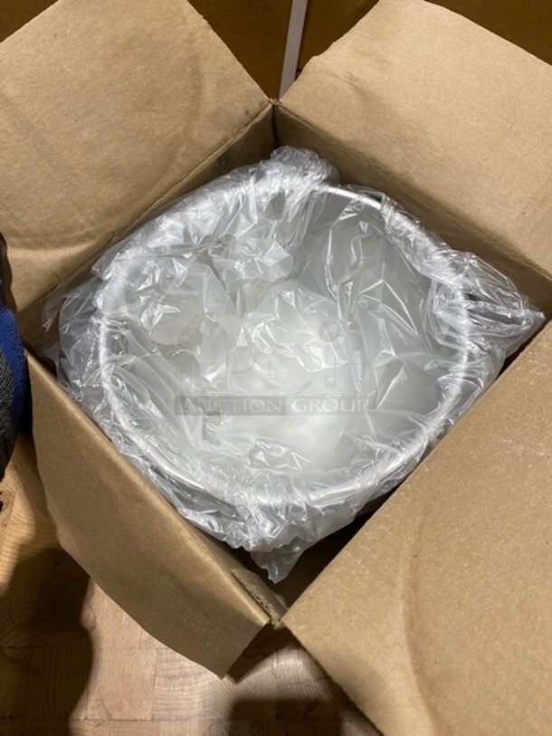 NEW! Vollrath 3QT Stainless Steel Mixing Bowls! 6x Your Bid! MODEL 69030 SN: 029419038336 - Image 2 of 7